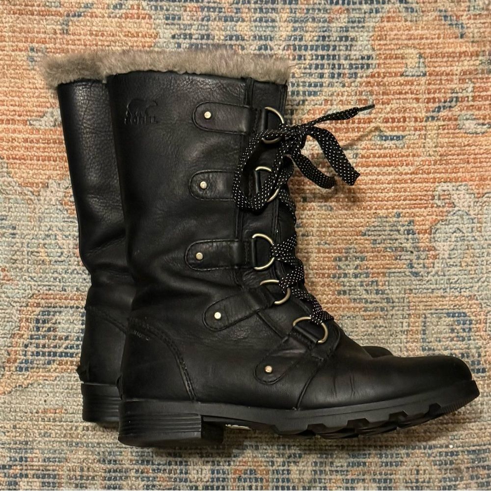 Sorel Emelie Lace Premium in Black- Size 7.5​